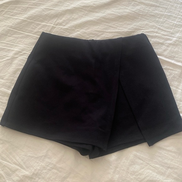 Popular 21 Pants - Black Mini Slit Skort